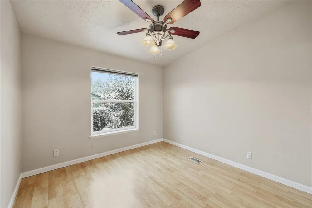 4402 S Sunny Creek Cir, Spokane, WA 99224