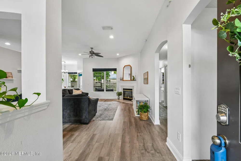 4690 Leah Creek Dr, Jacksonville, FL 32257