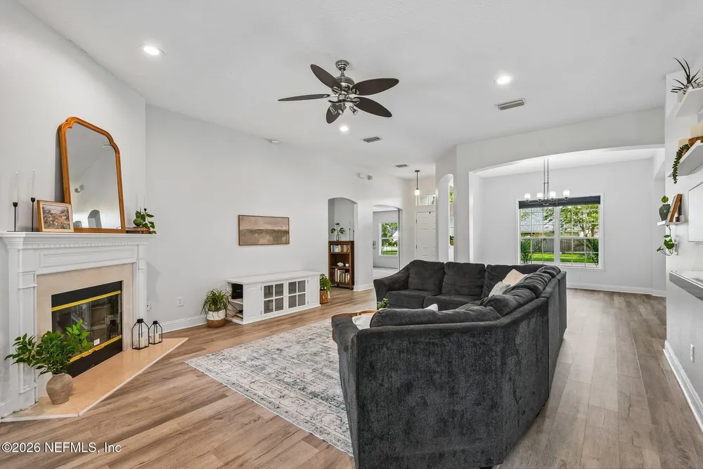 4690 Leah Creek Dr, Jacksonville, FL 32257
