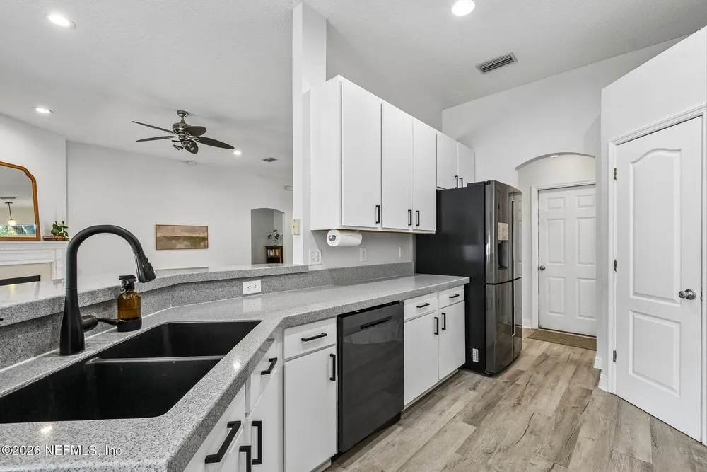 4690 Leah Creek Dr, Jacksonville, FL 32257