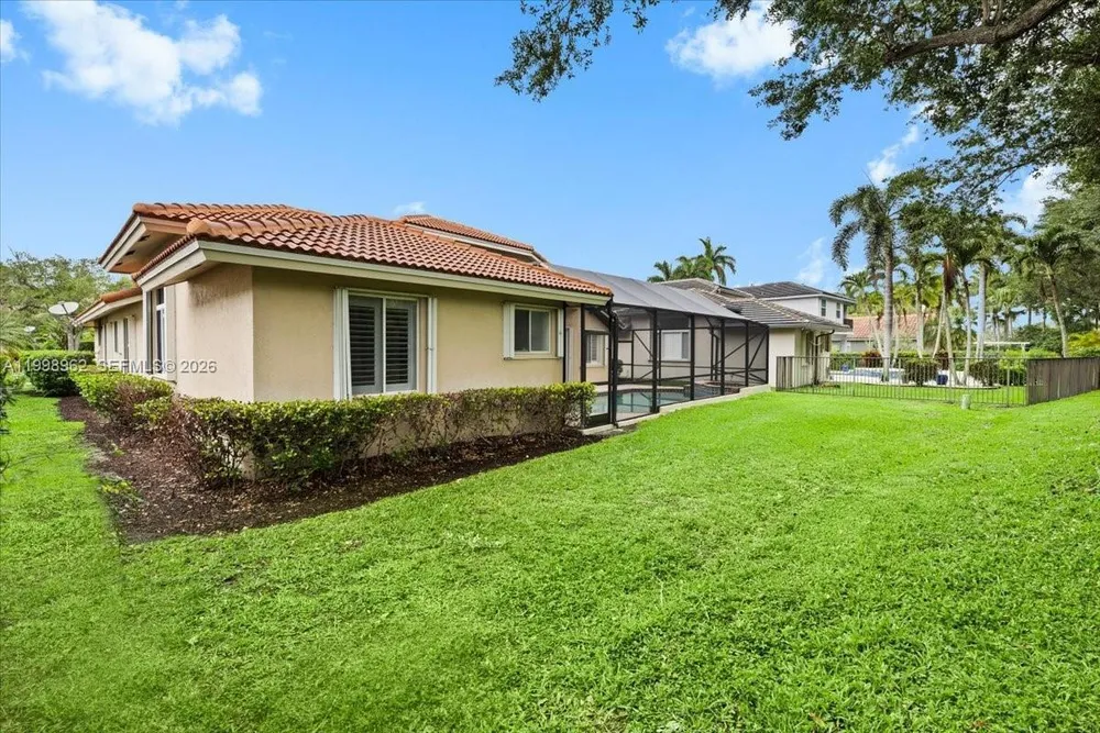 1356 Ginger Cir, Weston, FL 33326