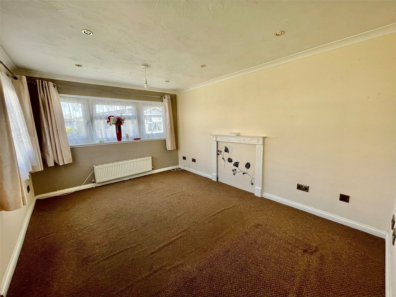 Highfield, Tower Park, Hullbridge, Hockley, SS5 Image 6