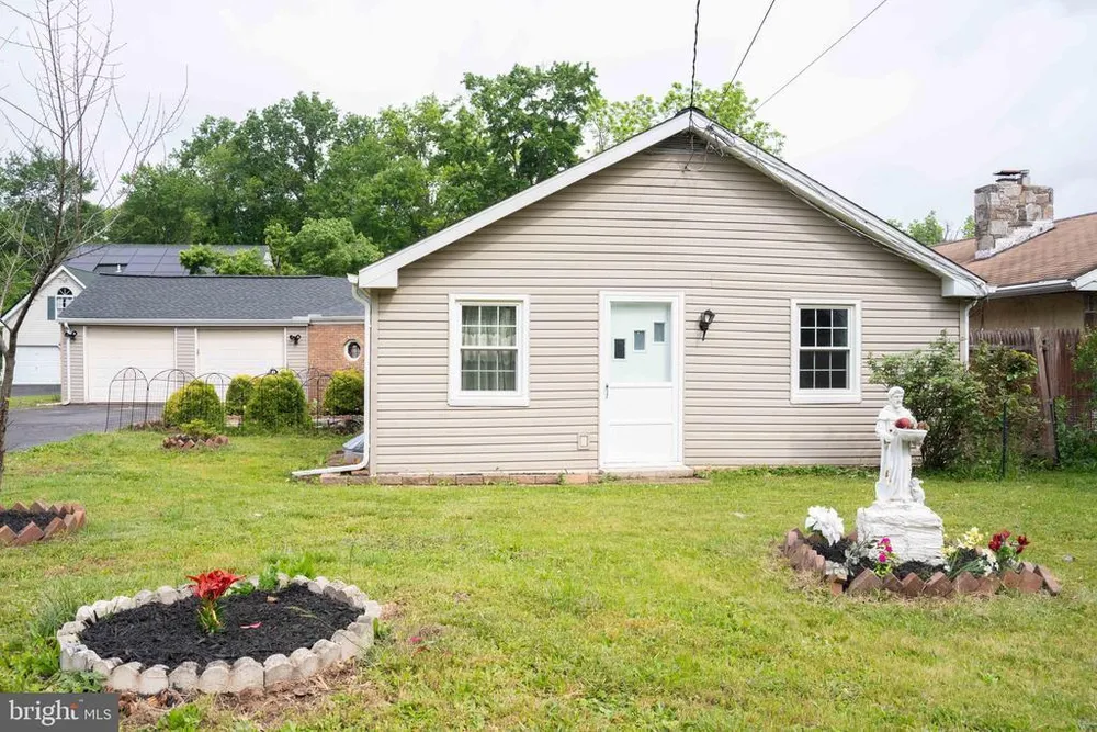 1606 N Line St, Lansdale, PA 19446