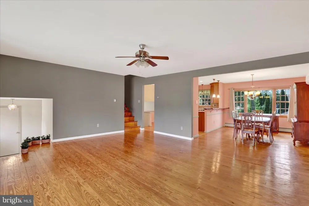 152 Windham Dr, Langhorne, PA 19047