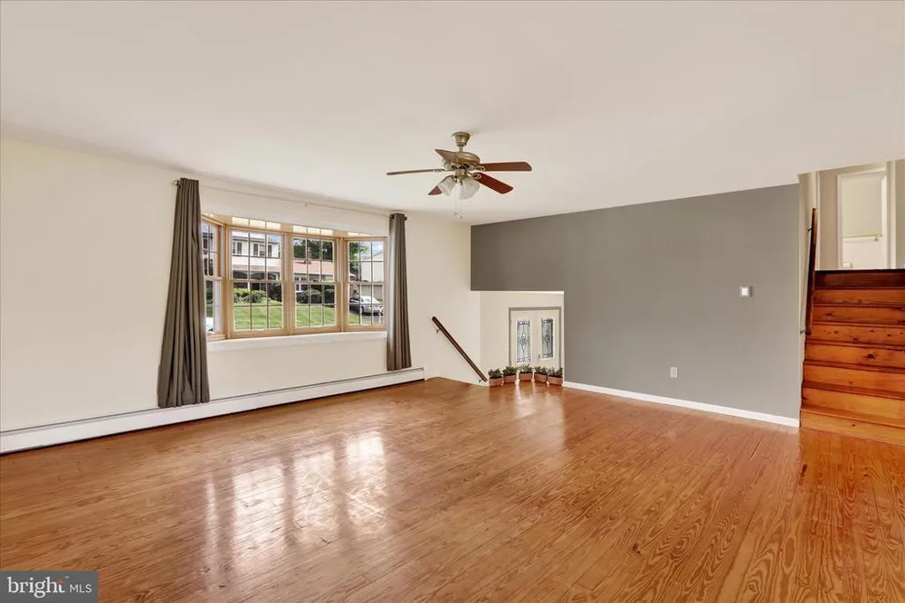 152 Windham Dr, Langhorne, PA 19047