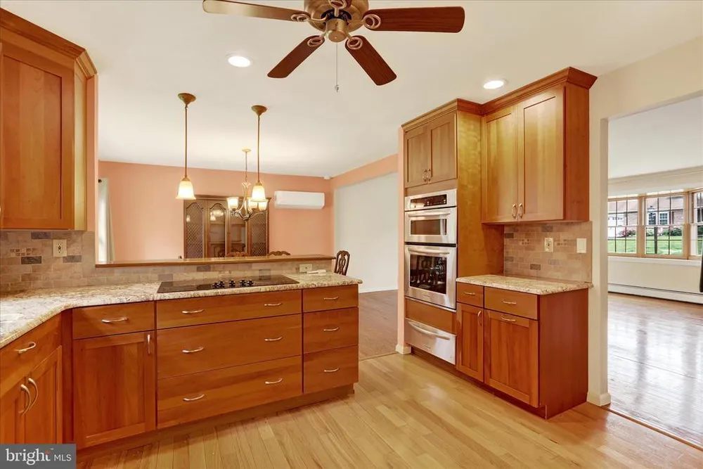 152 Windham Dr, Langhorne, PA 19047