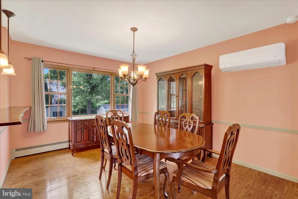 152 Windham Dr, Langhorne, PA 19047