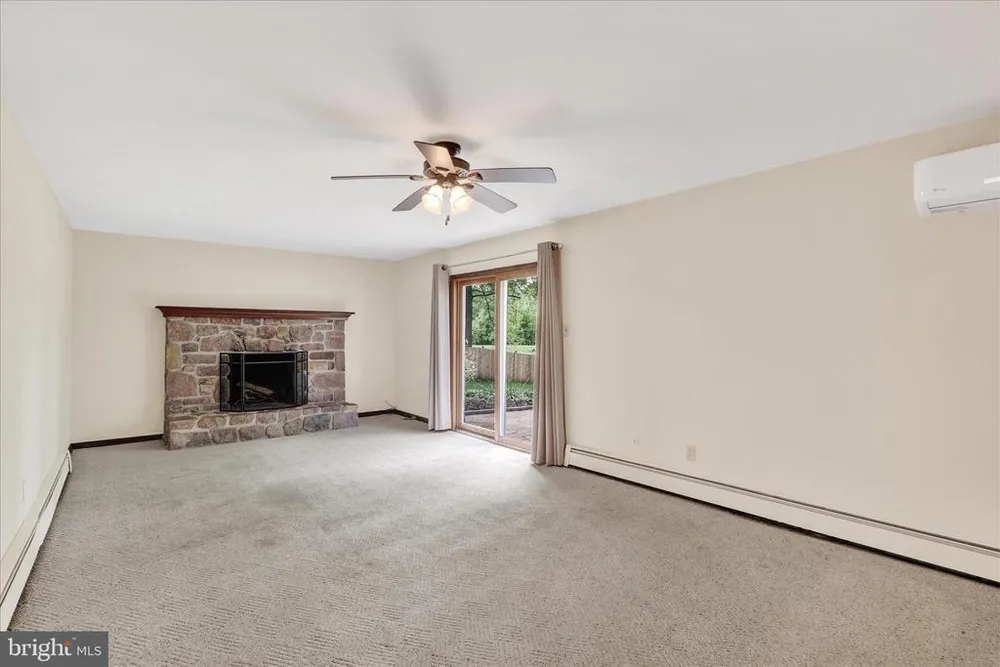 152 Windham Dr, Langhorne, PA 19047