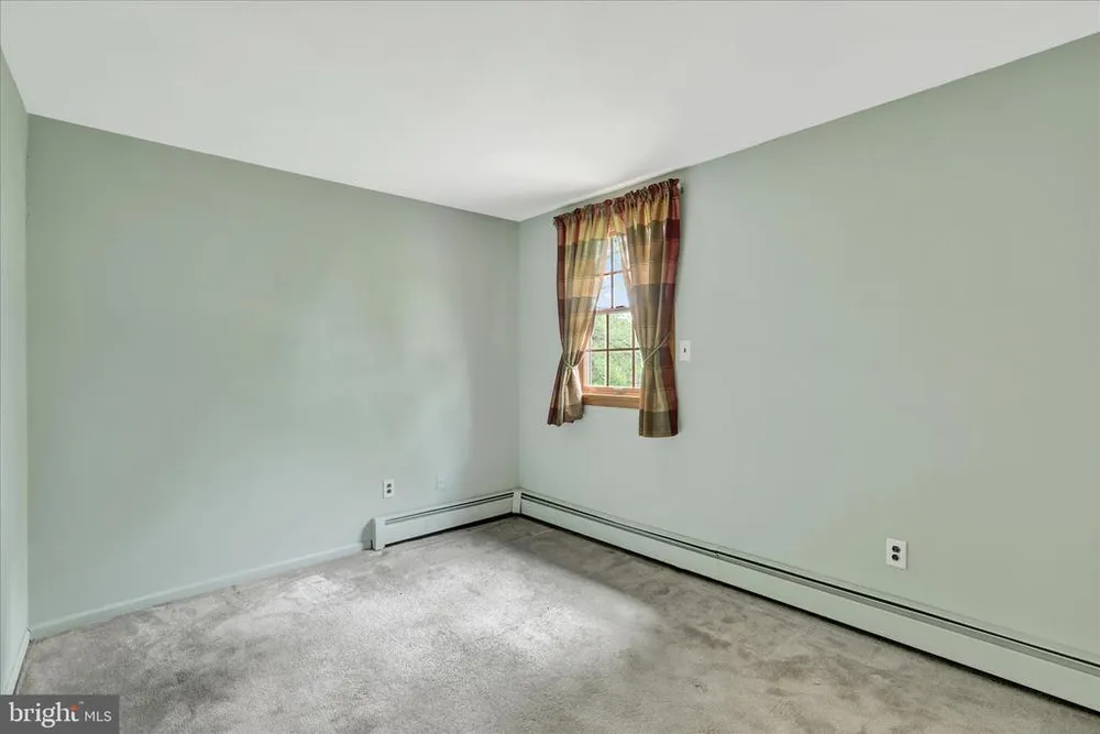 152 Windham Dr, Langhorne, PA 19047