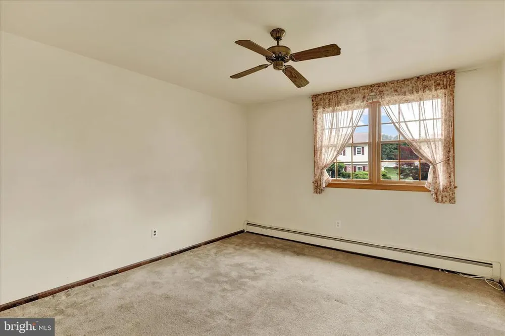 152 Windham Dr, Langhorne, PA 19047