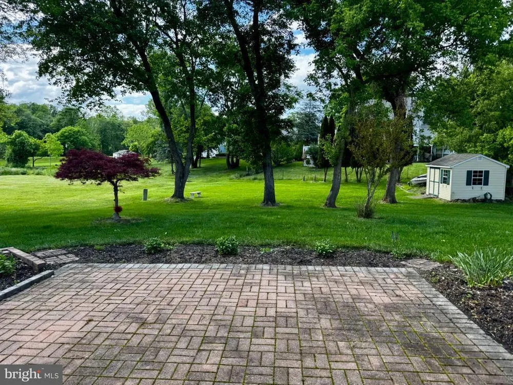 152 Windham Dr, Langhorne, PA 19047