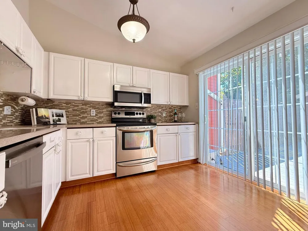953 Windwhisper Ln, Annapolis, MD 21403