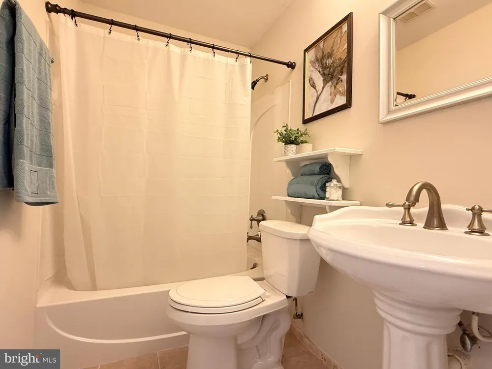 953 Windwhisper Ln, Annapolis, MD 21403