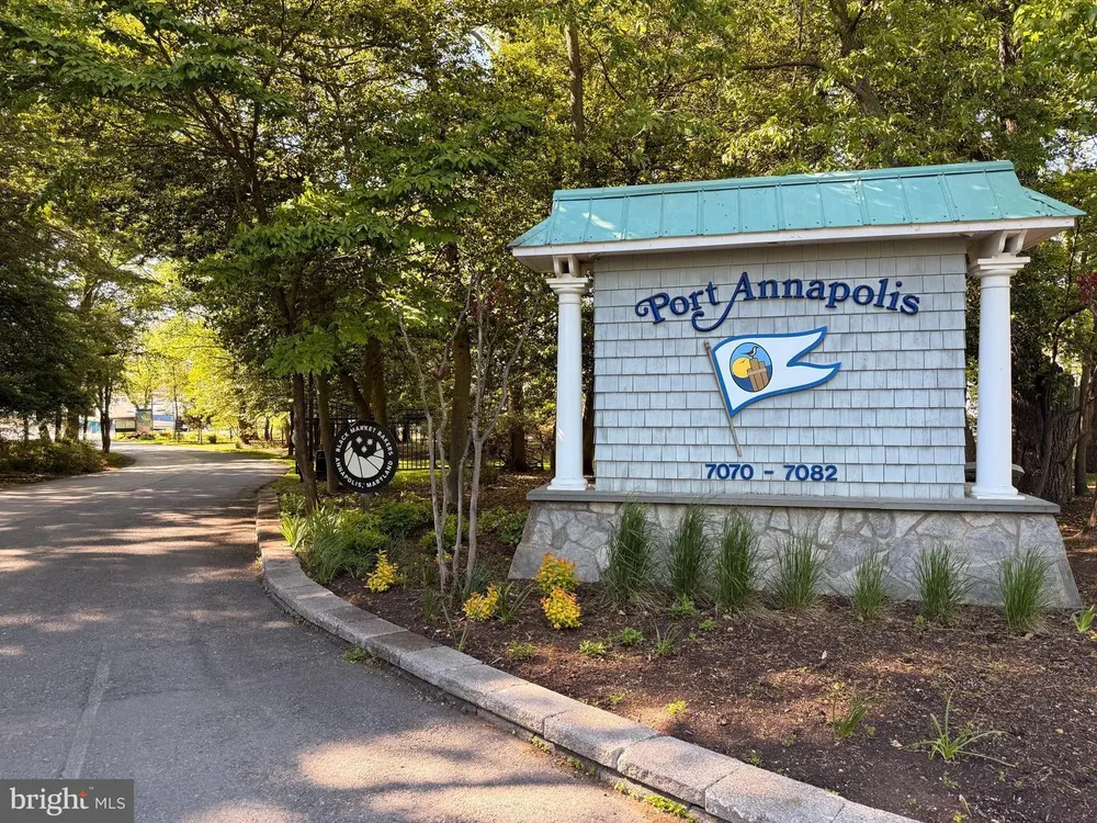 953 Windwhisper Ln, Annapolis, MD 21403