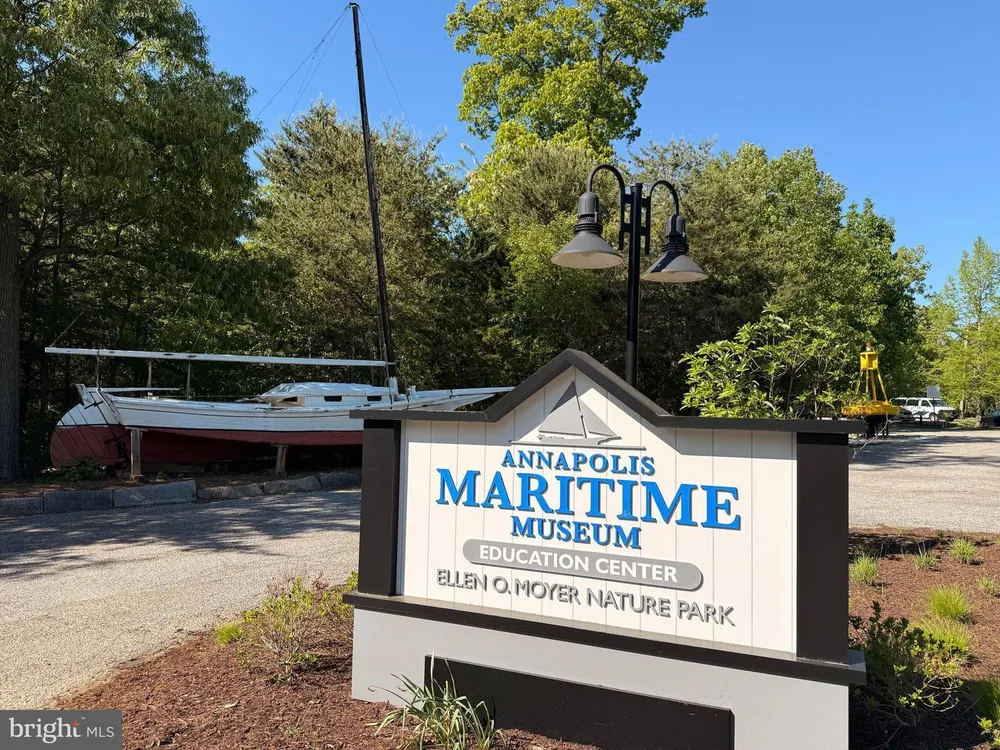 953 Windwhisper Ln, Annapolis, MD 21403