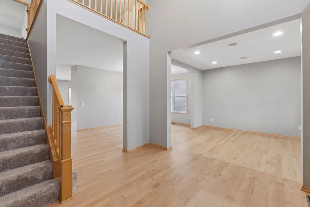 15376 Plumstone Dr, Eden Prairie, MN 55347