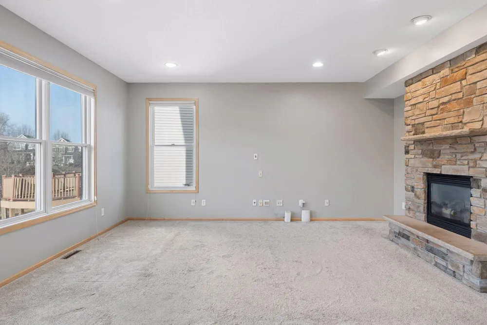 15376 Plumstone Dr, Eden Prairie, MN 55347