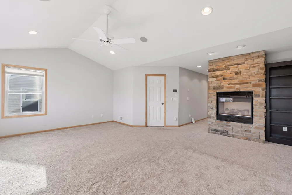15376 Plumstone Dr, Eden Prairie, MN 55347