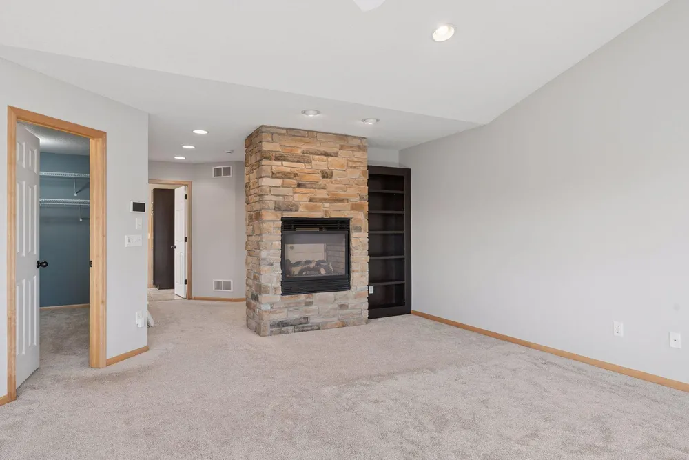 15376 Plumstone Dr, Eden Prairie, MN 55347