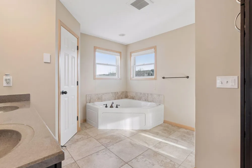 15376 Plumstone Dr, Eden Prairie, MN 55347