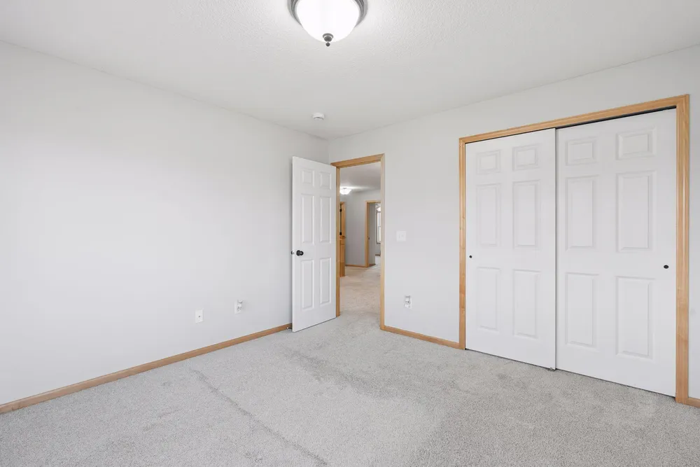 15376 Plumstone Dr, Eden Prairie, MN 55347
