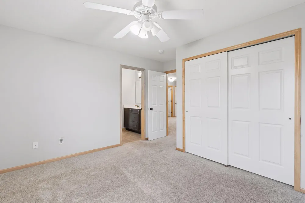 15376 Plumstone Dr, Eden Prairie, MN 55347