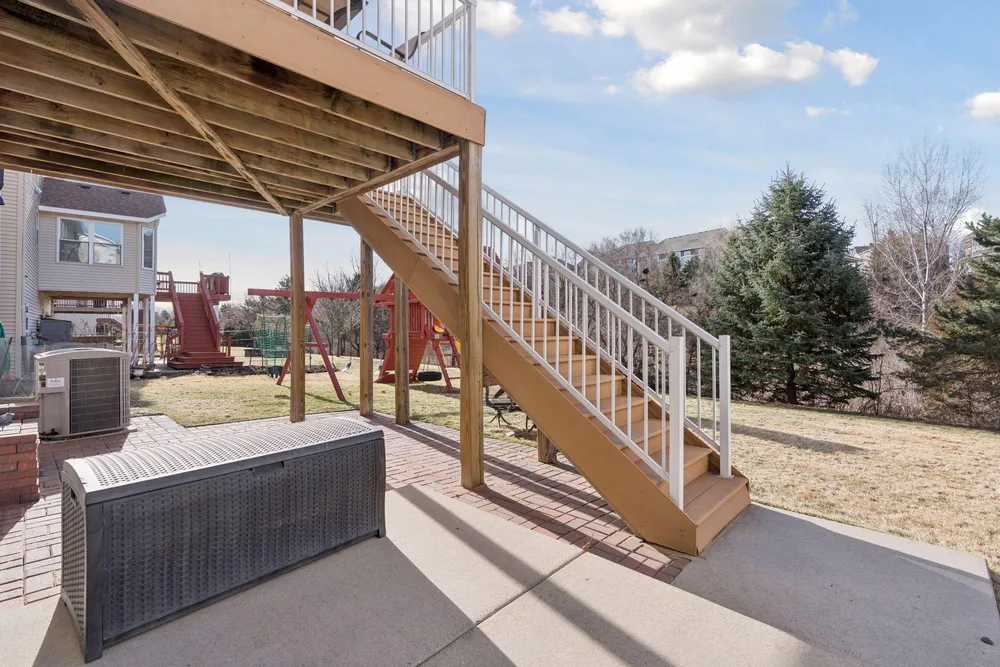 15376 Plumstone Dr, Eden Prairie, MN 55347