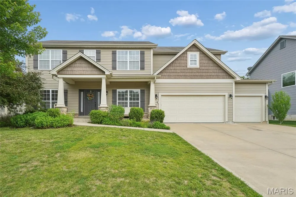 318 Hampton Ridge Dr, Wentzville, MO 63385