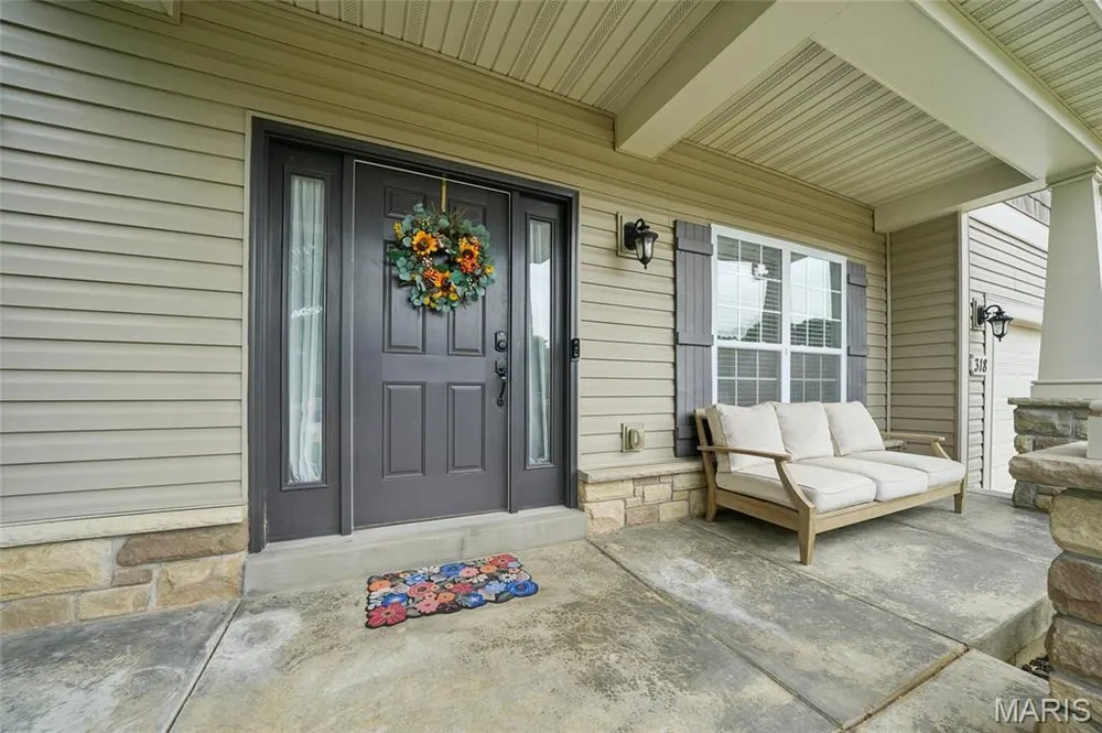 318 Hampton Ridge Dr, Wentzville, MO 63385