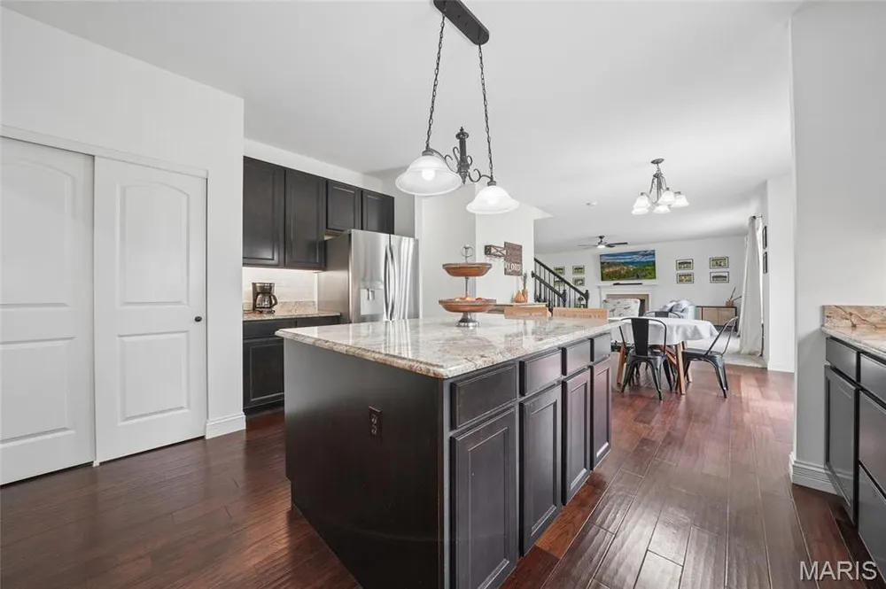 318 Hampton Ridge Dr, Wentzville, MO 63385