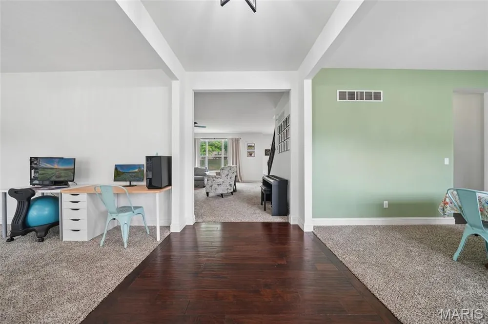318 Hampton Ridge Dr, Wentzville, MO 63385