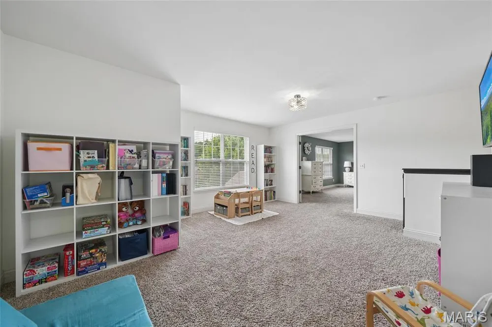 318 Hampton Ridge Dr, Wentzville, MO 63385