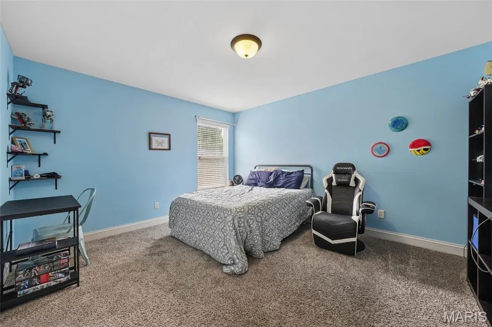 318 Hampton Ridge Dr, Wentzville, MO 63385