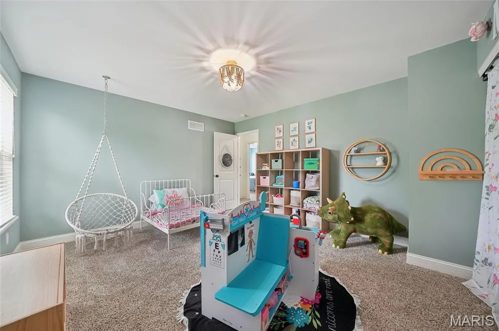 318 Hampton Ridge Dr, Wentzville, MO 63385