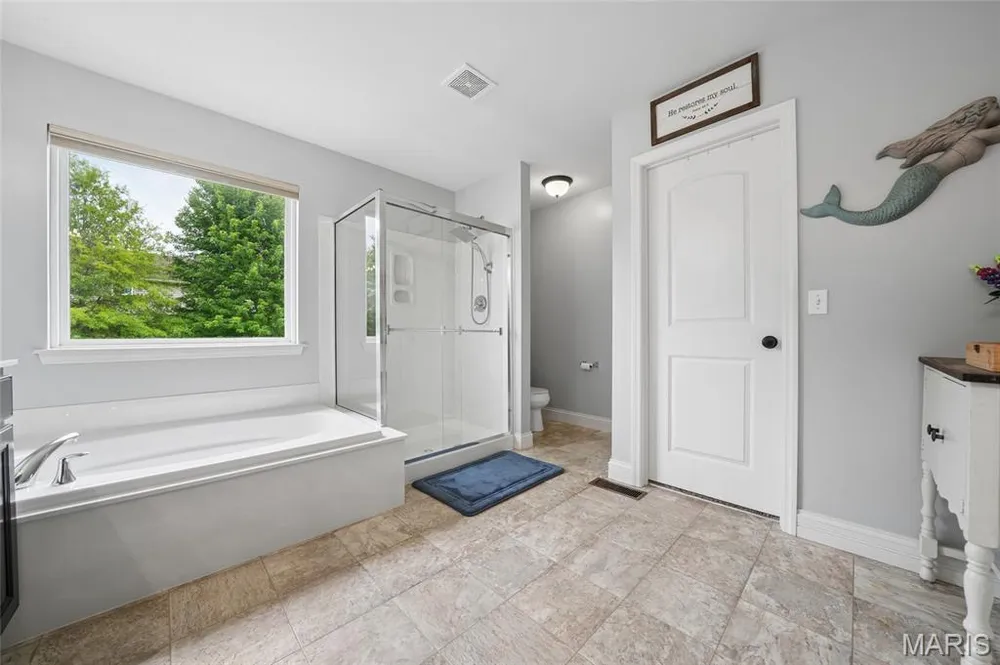318 Hampton Ridge Dr, Wentzville, MO 63385