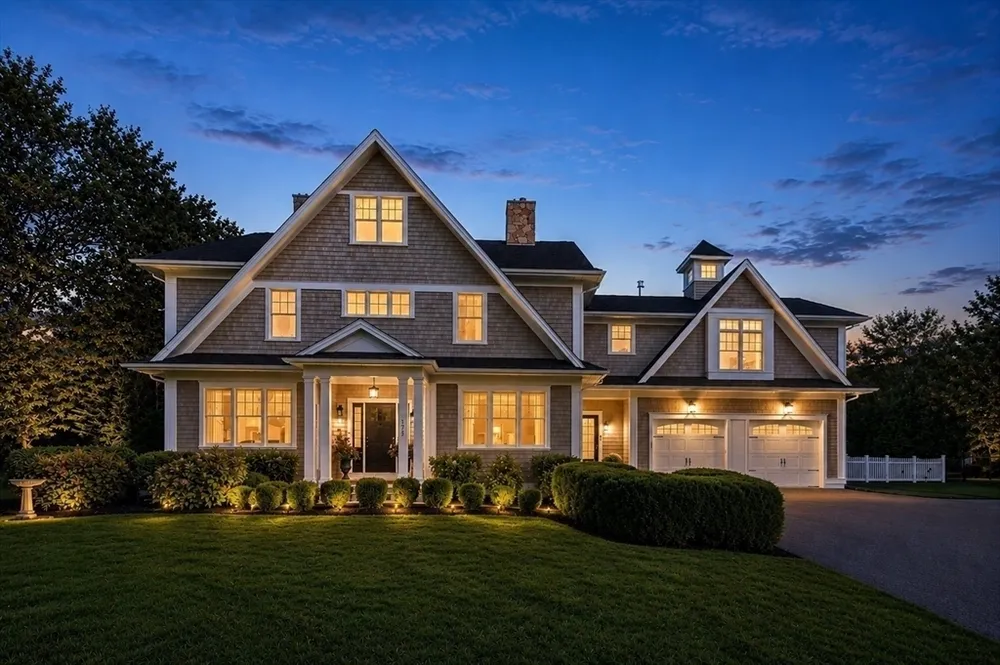 175 Schoolmaster Ln, Dedham, MA 02026