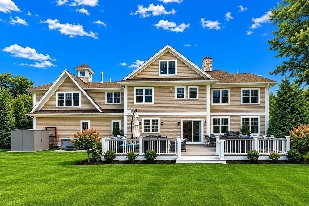 175 Schoolmaster Ln, Dedham, MA 02026