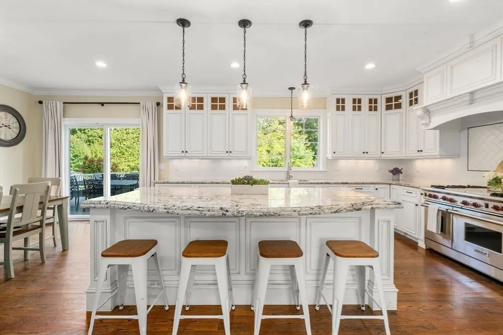 175 Schoolmaster Ln, Dedham, MA 02026