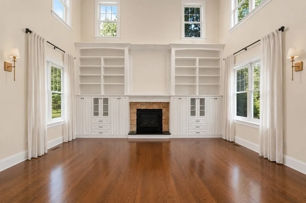 175 Schoolmaster Ln, Dedham, MA 02026