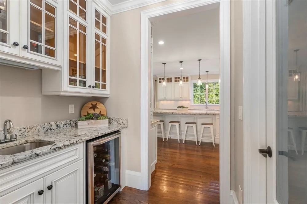 175 Schoolmaster Ln, Dedham, MA 02026
