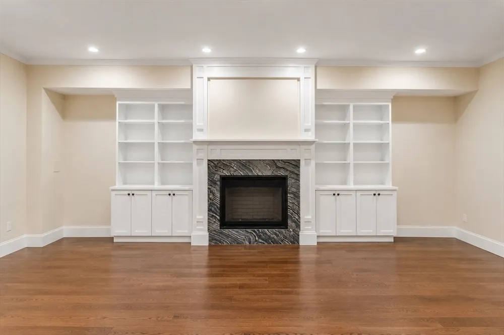 175 Schoolmaster Ln, Dedham, MA 02026