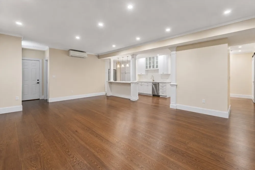 175 Schoolmaster Ln, Dedham, MA 02026