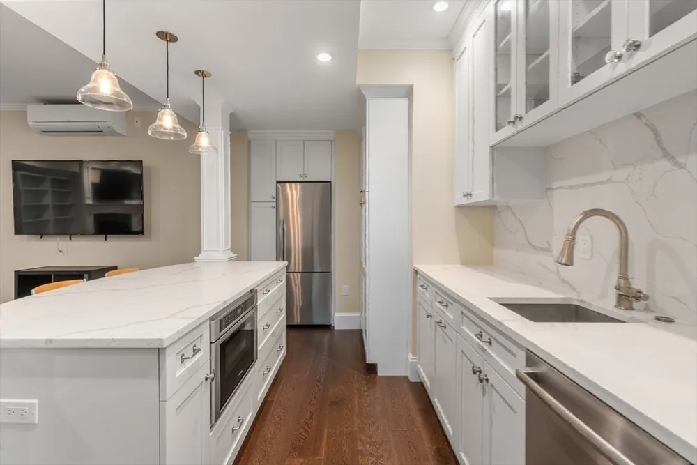 175 Schoolmaster Ln, Dedham, MA 02026