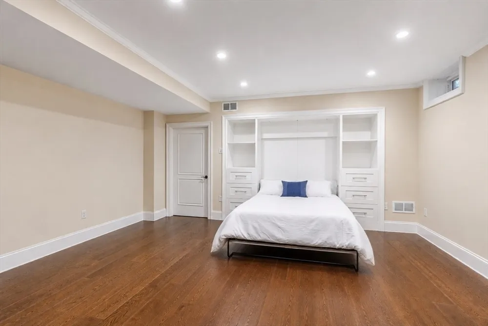 175 Schoolmaster Ln, Dedham, MA 02026