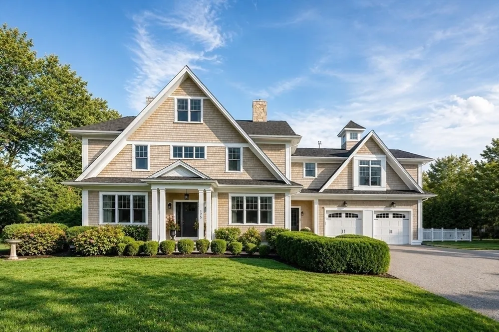 175 Schoolmaster Ln, Dedham, MA 02026