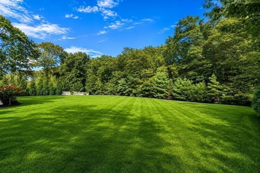 175 Schoolmaster Ln, Dedham, MA 02026