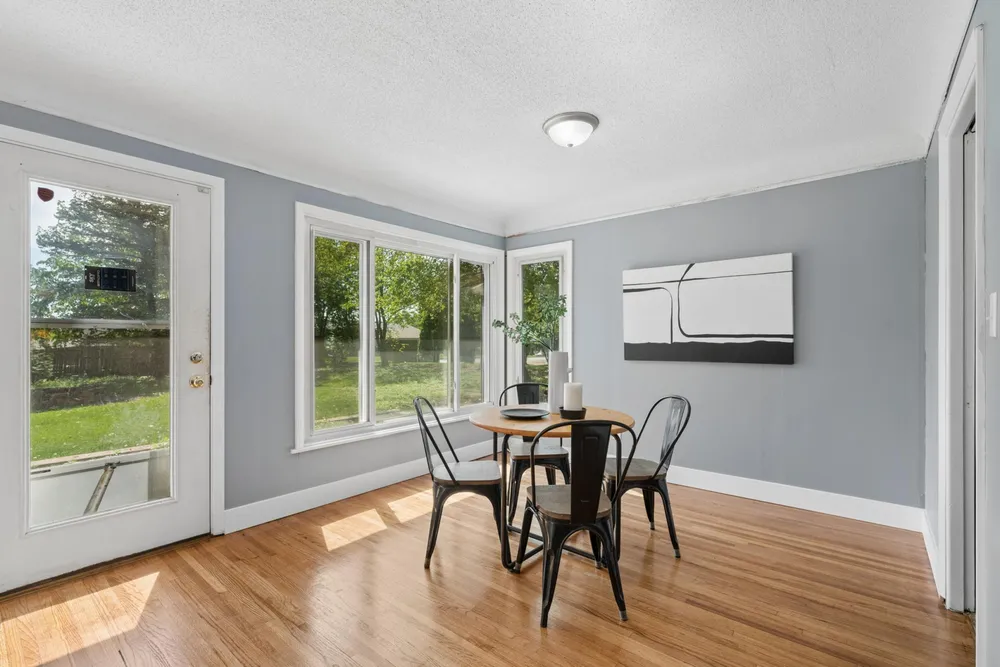 3280 Dodd Rd, Eagan, MN 55121