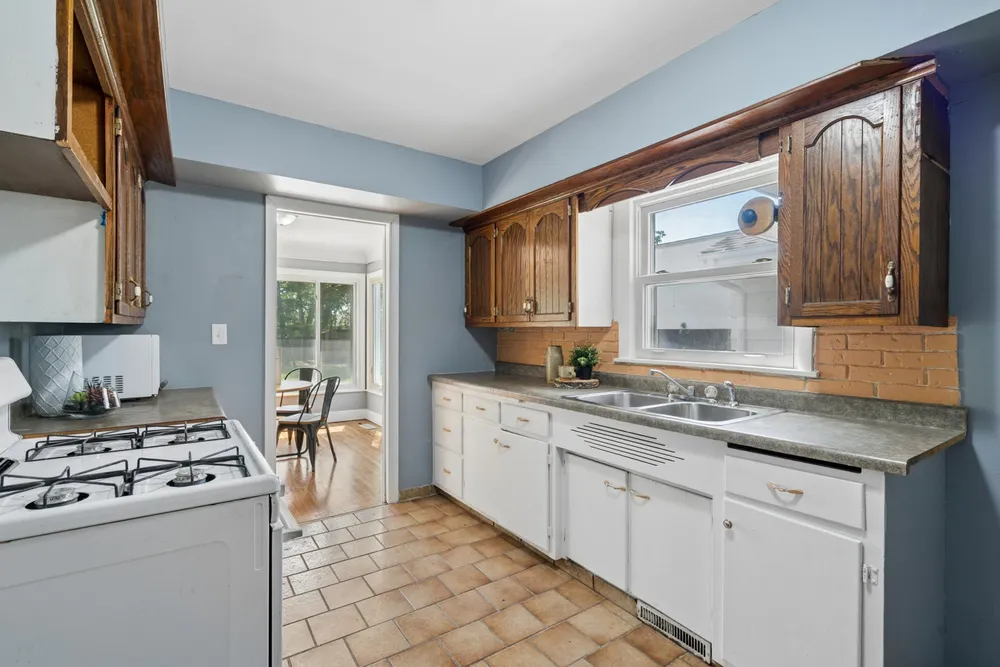 3280 Dodd Rd, Eagan, MN 55121