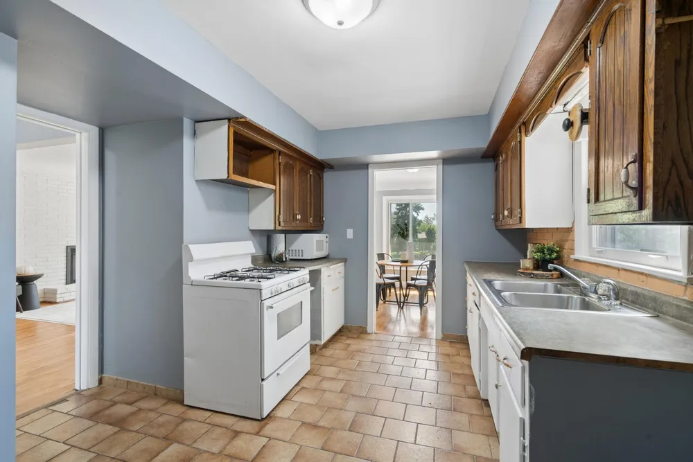3280 Dodd Rd, Eagan, MN 55121