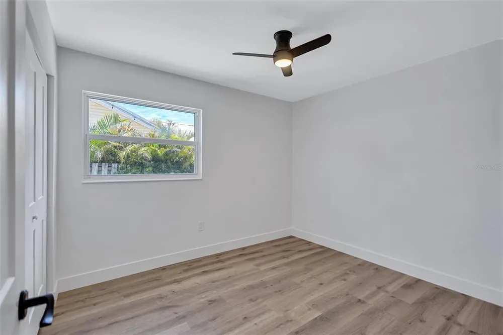 2647 Sydelle St, Sarasota, FL 34237-6305
